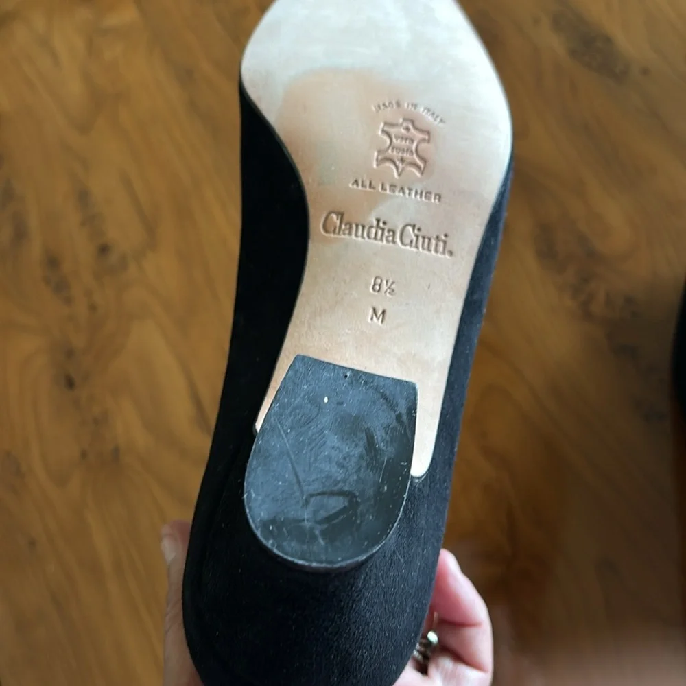 Claudia Ciuti suede embroidered black‎ shoes